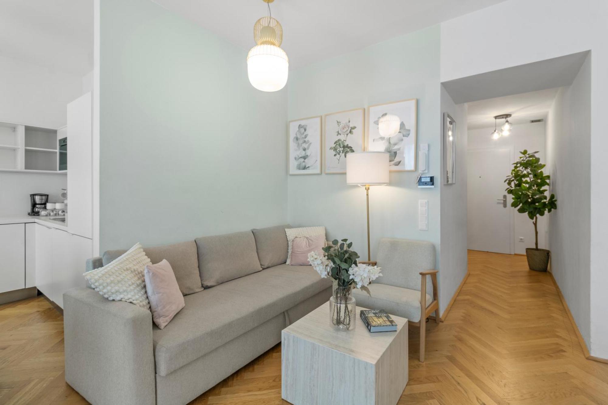 Apartment, Two Metro Stations To Hauptbahnhof